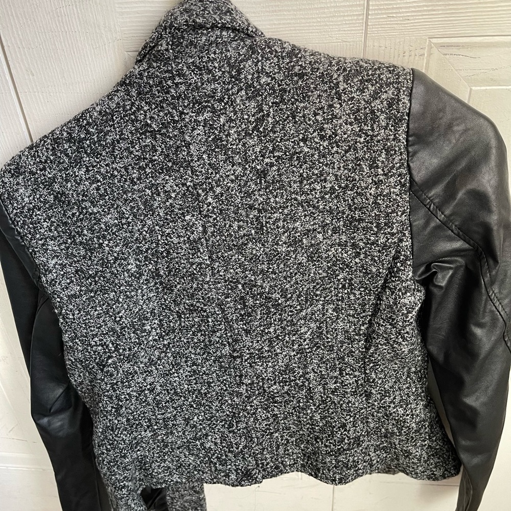 FOREVER 21 - leather jacket - Picture 3 of 4